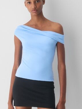 Aritzia
Original Contour Ravish Top Postcard Blue Size Medium
